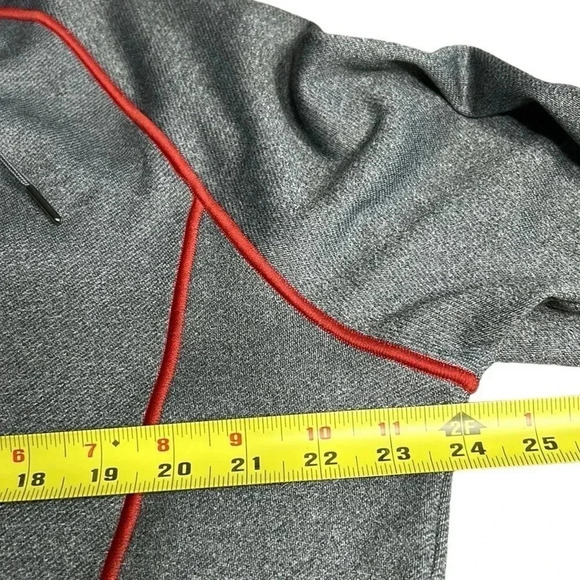 Cutter & Buck hoodie.Men medium.Grey,red trim , embroidered trim ,front zip - Picture 5 of 13